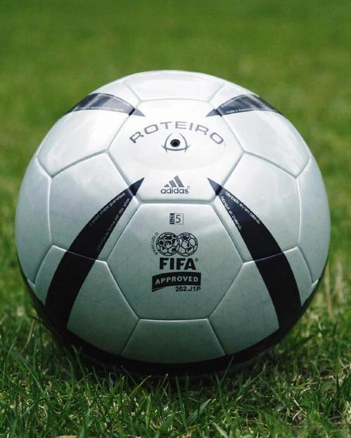 移动端使用今晚十四场足彩推荐APP